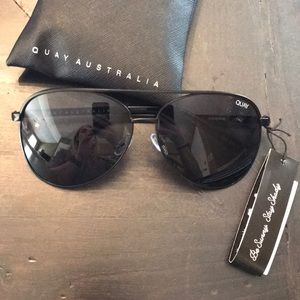 Quay Australia Sunglasses & bag (brand new)